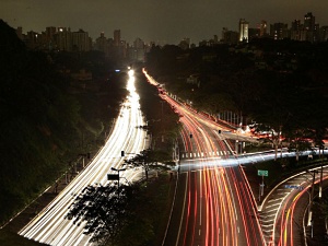 Fotos: Av. Paulista, cidades e até futebol sofrem com falta de energia