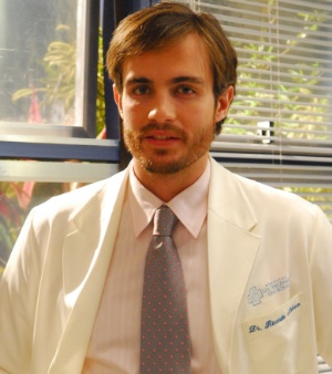 http://i2.r7.com/data/files/2C92/94A3/2601/84D8/0126/0E12/ACE2/6AD9/MaxFercondini-g-20100108.jpg