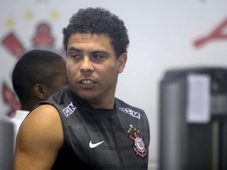 Justiça manda Ronaldo fazer exame de DNA