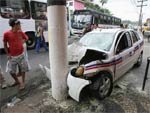 Feirante morre atropelado por táxi roubado em Salvador