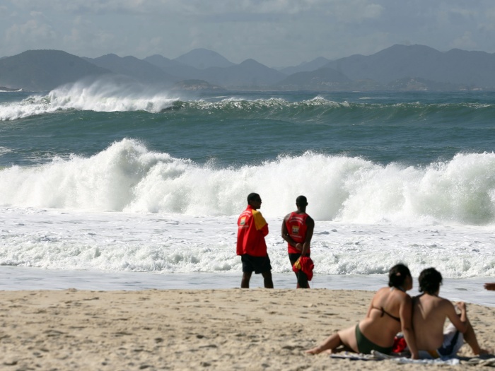 ressaca-rio-copacabana-hg-20100614