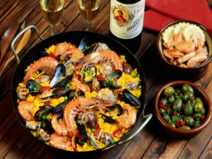 Paella, prato típico da Espanha
