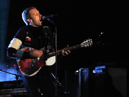 Coldplay empolga em SP e  show tem até parabéns a você