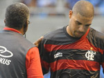 "Os amantes do futebol torcem pelo craque Adriano"