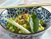 Divulgação Risoto vietnamitafica uma delíciacom salada verde
