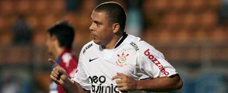 Ronaldo reconhece vacilo do Corinthians