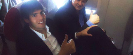 http://i2.r7.com/data/files/2C92/94A4/28AA/3567/0128/B6E4/EC0F/7058/kaka-cosme-tv-20100520.jpg