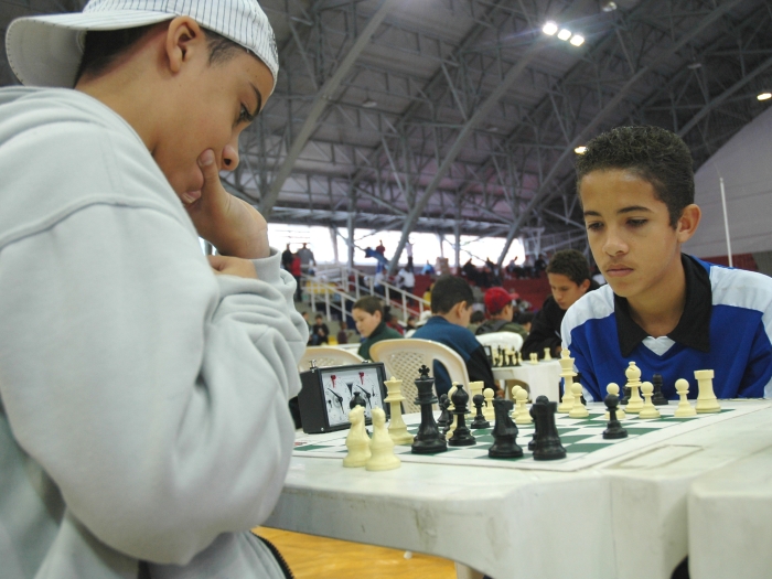 http://i2.r7.com/xadrez-campeonato-prefeitura-tl-700x525.jpg