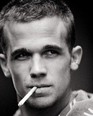 Cam-Gigandet-fumando-g-20090927.jpg