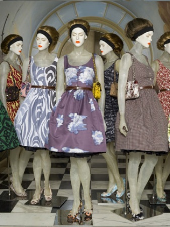 Divulgação Prada reaproveita estampas antigas em nova coleção